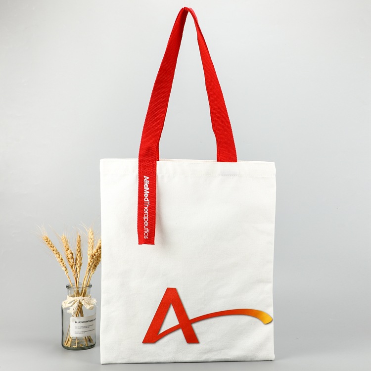 Borsa tote in tela dal nuovo design