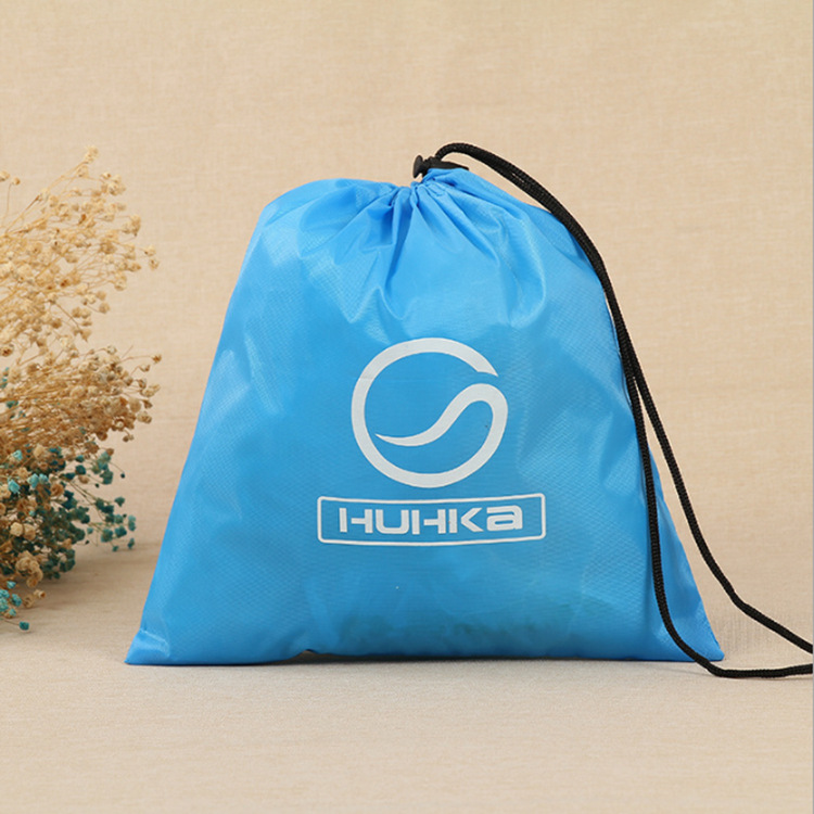 Borsa con coulisse in poliestere impermeabile